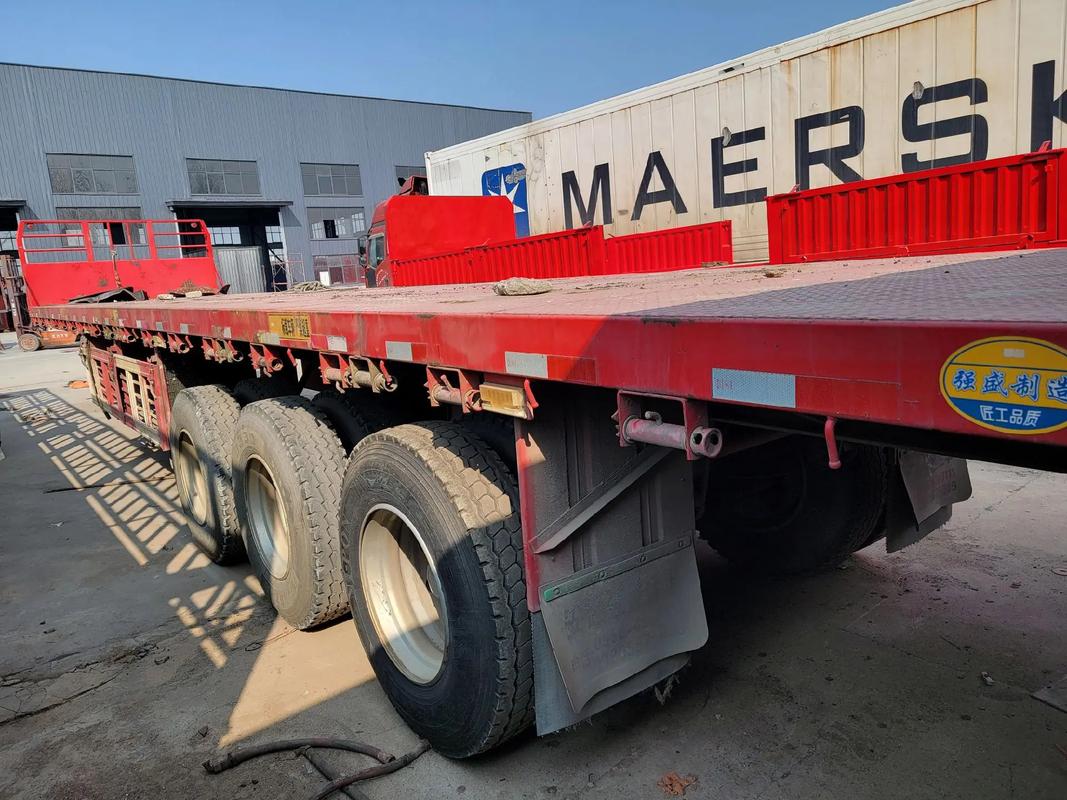 轉讓2022年5月重型平板半掛車 13米長，2.55米寬，手續齊全